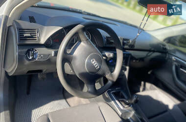 Седан Audi A4 2002 в 