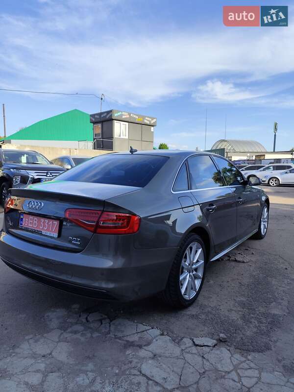 Седан Audi A4 2014 в Чернигове