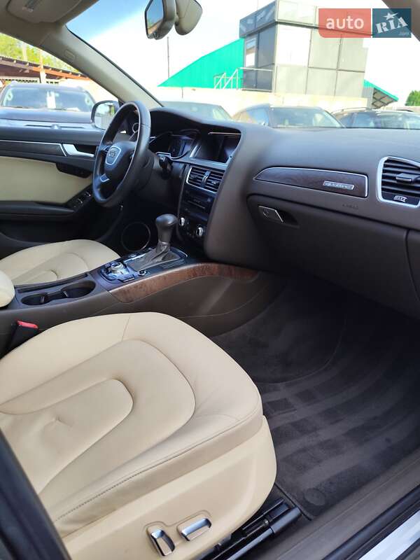 Седан Audi A4 2014 в Чернигове