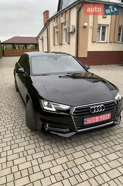 Седан Audi A4 2018 в 
