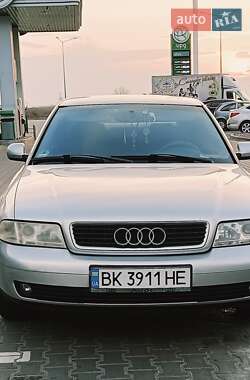 Седан Audi A4 2000 в Рівному