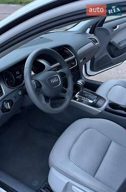 Седан Audi A4 2013 в 