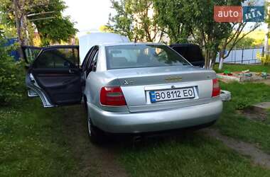 Седан Audi A4 1999 в 