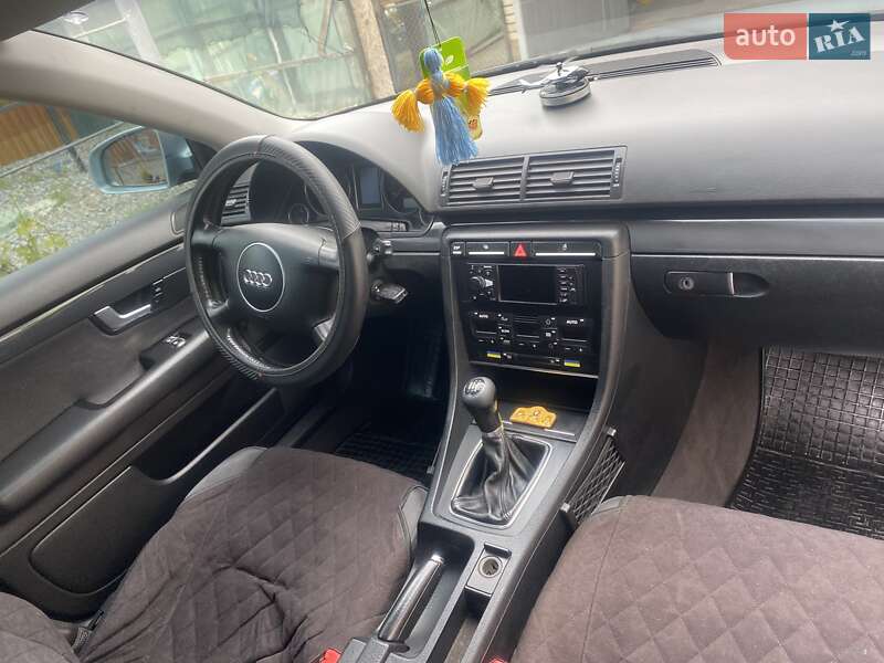 Седан Audi A4 2002 в Гайсине