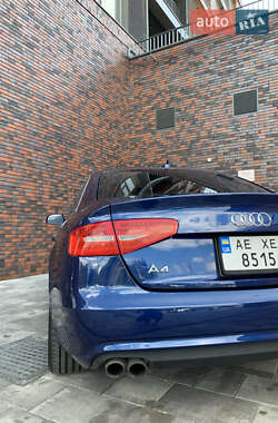 Седан Audi A4 2014 в 