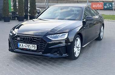 Седан Audi A4 2023 в 