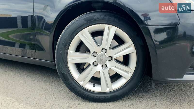 Седан Audi A4 2010 в Киеве