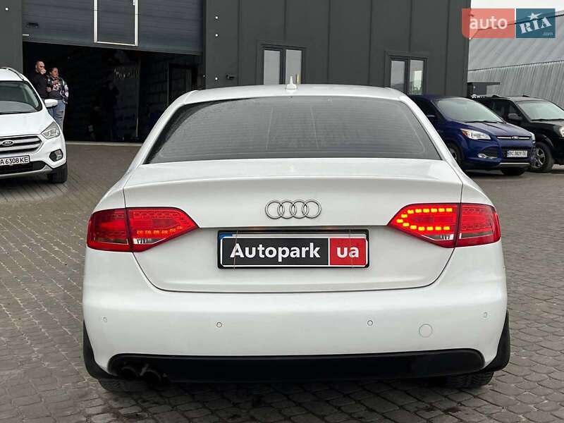 Седан Audi A4 2010 в Львове
