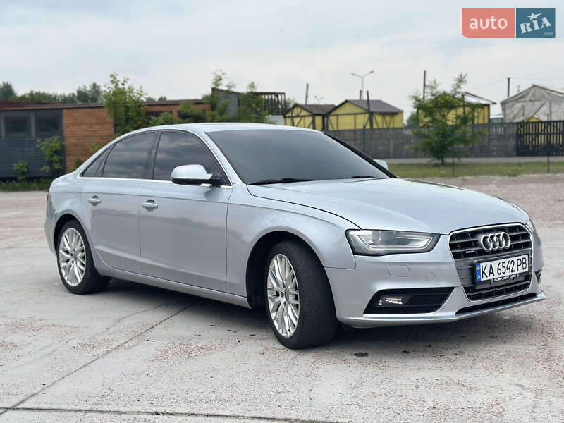 Седан Audi A4 2014 в Киеве