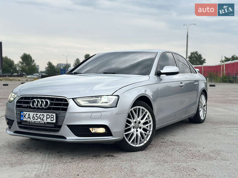 Седан Audi A4 2014 в Киеве