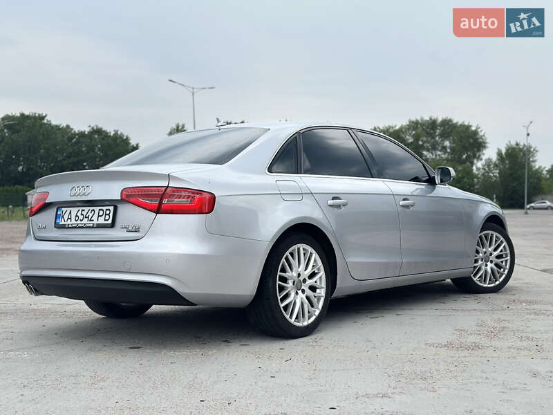 Седан Audi A4 2014 в Киеве