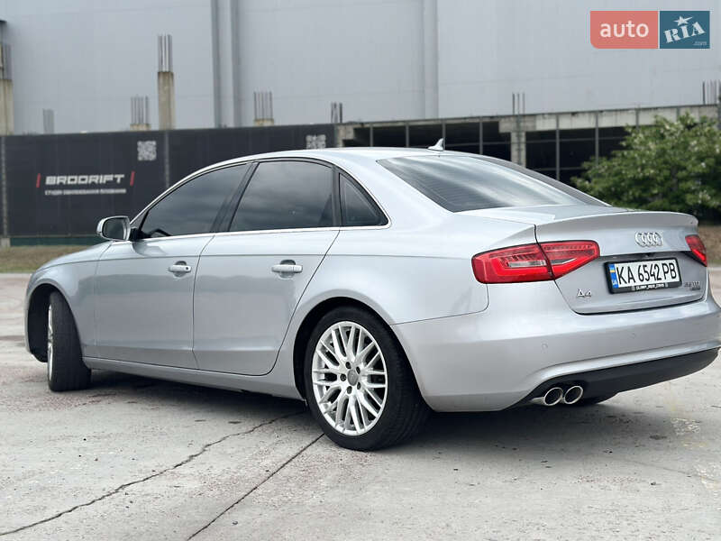 Седан Audi A4 2014 в Киеве