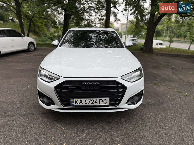 Седан Audi A4 2020 в 