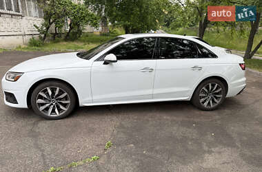 Седан Audi A4 2020 в 