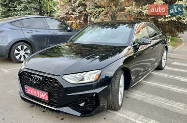 Седан Audi A4 2022 в 
