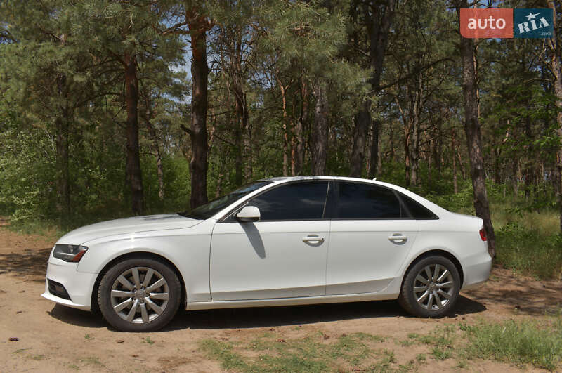 Седан Audi A4 2014 в Запорожье
