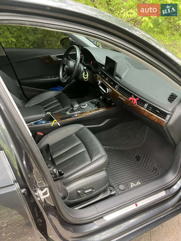 Седан Audi A4 2019 в Днепре