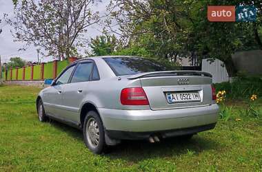 Седан Audi A4 2000 в 