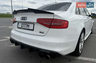 Седан Audi A4 2015 в 