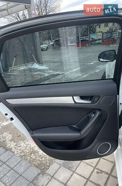Седан Audi A4 2015 в 