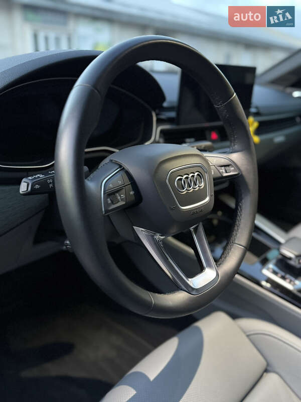 Седан Audi A4 2023 в Львове