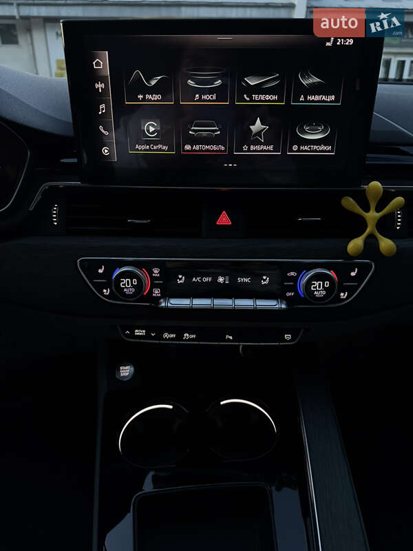 Седан Audi A4 2023 в Львове