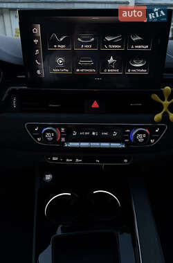 Седан Audi A4 2023 в 