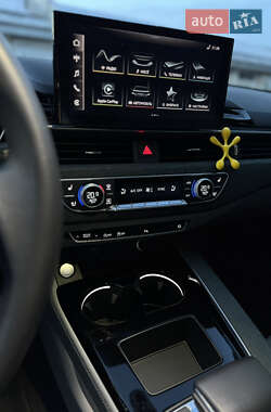 Седан Audi A4 2023 в 