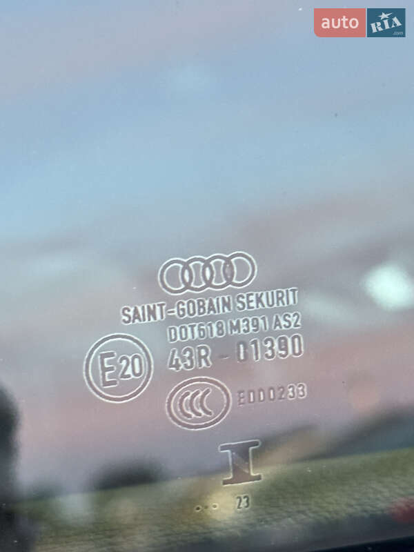 Седан Audi A4 2023 в Львове
