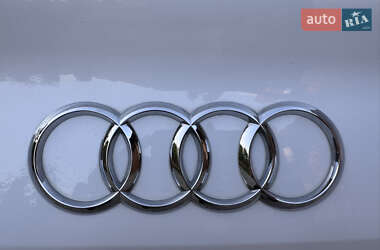 Седан Audi A4 2017 в 