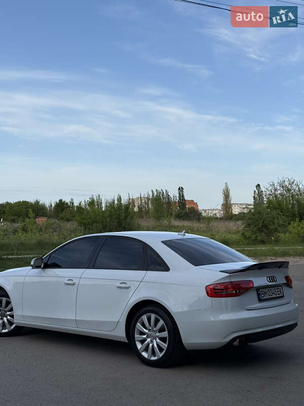 Седан Audi A4 2012 в Сумах