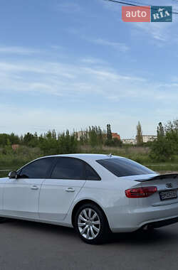 Седан Audi A4 2012 в 