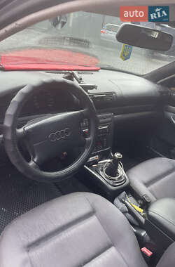 Седан Audi A4 1997 в 