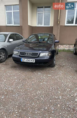 Седан Audi A4 1997 в 