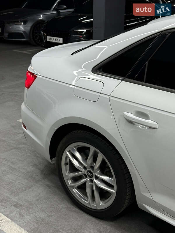 Седан Audi A4 2016 в Одессе
