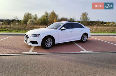 Седан Audi A4 2021 в 