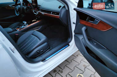 Седан Audi A4 2021 в 