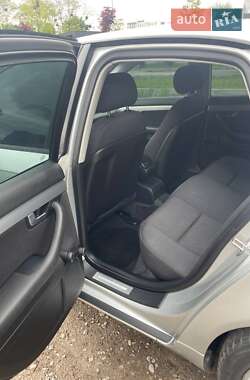 Седан Audi A4 2006 в 