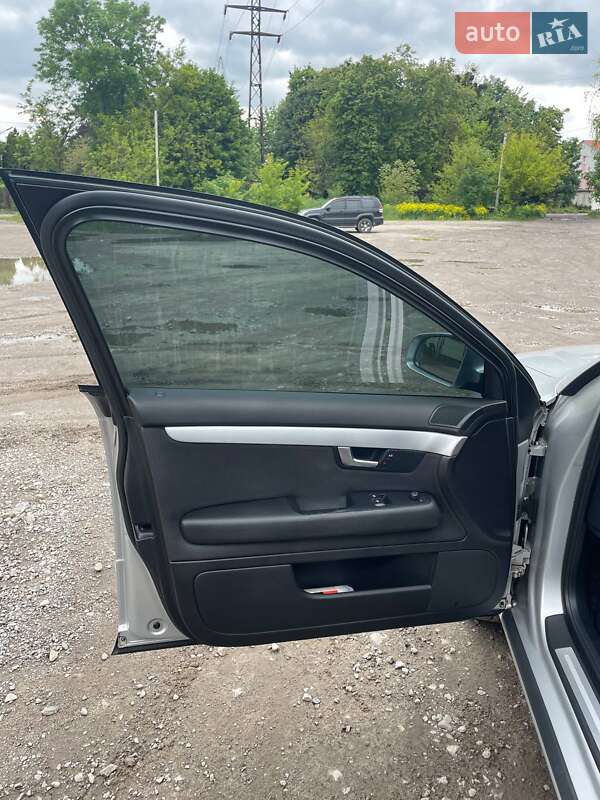 Седан Audi A4 2006 в Вараше