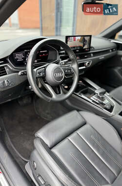 Седан Audi A4 2022 в 