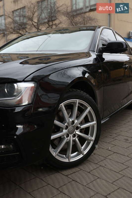 Седан Audi A4 2014 в Львове