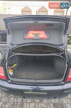 Седан Audi A4 1999 в 