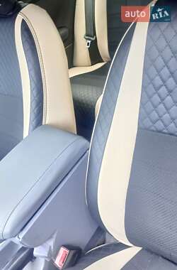 Седан Audi A4 2001 в 