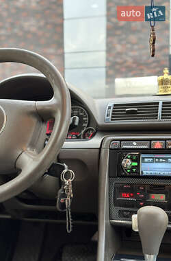 Седан Audi A4 2001 в 