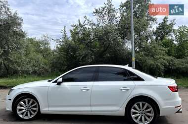 Седан Audi A4 2016 в 