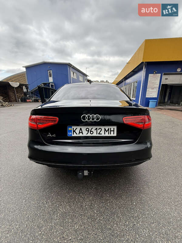 Седан Audi A4 2015 в Киеве