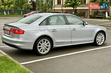 Седан Audi A4 2015 в 