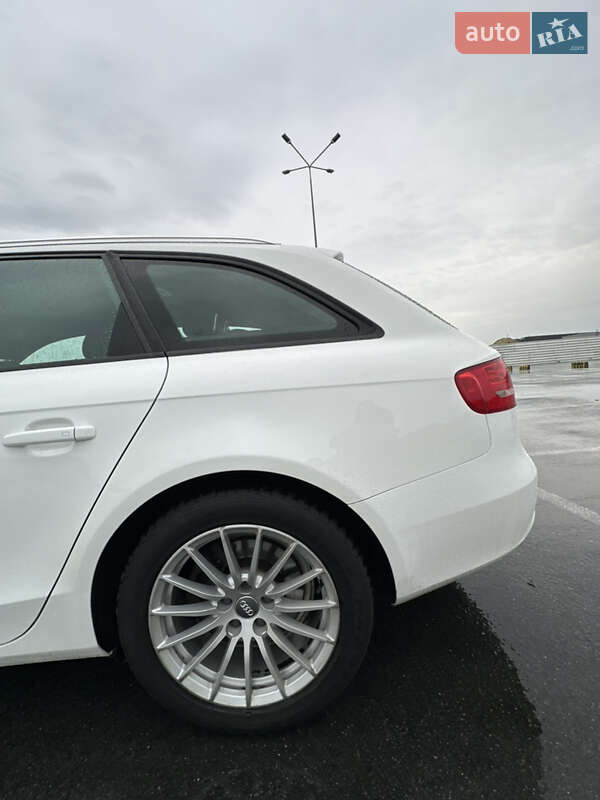 Универсал Audi A4 2014 в Львове