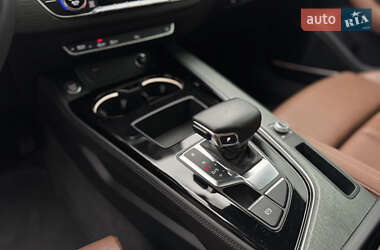 Седан Audi A4 2020 в 