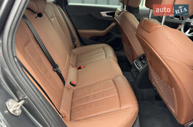 Седан Audi A4 2020 в 